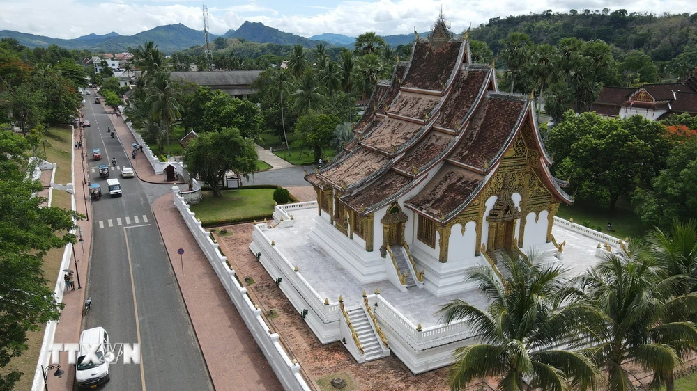 Cung điện Hoàng gia Luang Prabang ở tỉnh Luang Prabang, nơi thu hút đông đảo khách du lịch tới tham quan. (Ảnh: Đỗ Bá Thành/TTXVN)