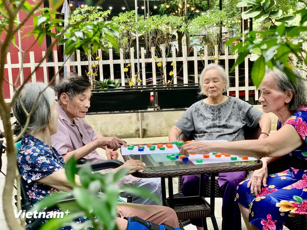 Các cụ tại một trung tâm dưỡng lão ở Hà Nội. (Ảnh: Vietnam+)