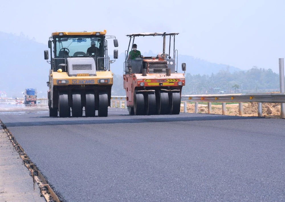 Tính đến hết tháng 7/2024, giải ngân vốn đầu tư công của Thành phố Hồ Chí Minh mới đạt 12.064 tỷ đồng, chiếm15,2%. (Ảnh: Việt Hùng/Vietnam+)