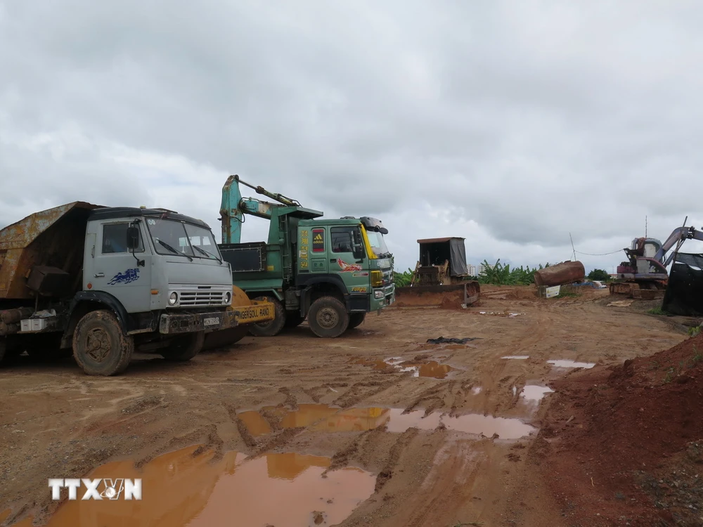 Dự án Kè chống lũ lụt, sạt lở các làng đồng bào dân tộc thiểu số dọc sông ĐăkBla trên địa bàn thành phố Kon Tum mới giải ngân được 5,7 tỷ đồng trong tổng số hơn 205 tỷ đồng nguồn vốn bố trí cho năm 2024. (Ảnh: Dư Toán/TTXVN)