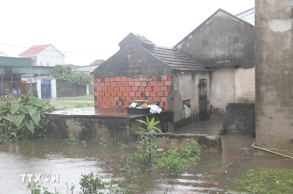 Các địa phương triển khai phương án ứng phó mưa lớn, khắc phục hậu quả thiên tai- Ảnh 1.