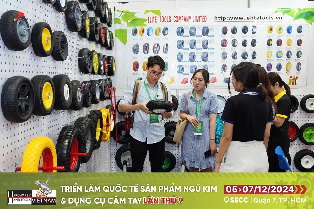 Đa dạng các sản phẩm đượ trưng bày tại Triển lãm. (Ảnh: Uyên Hương/Bnews/TTXVN)