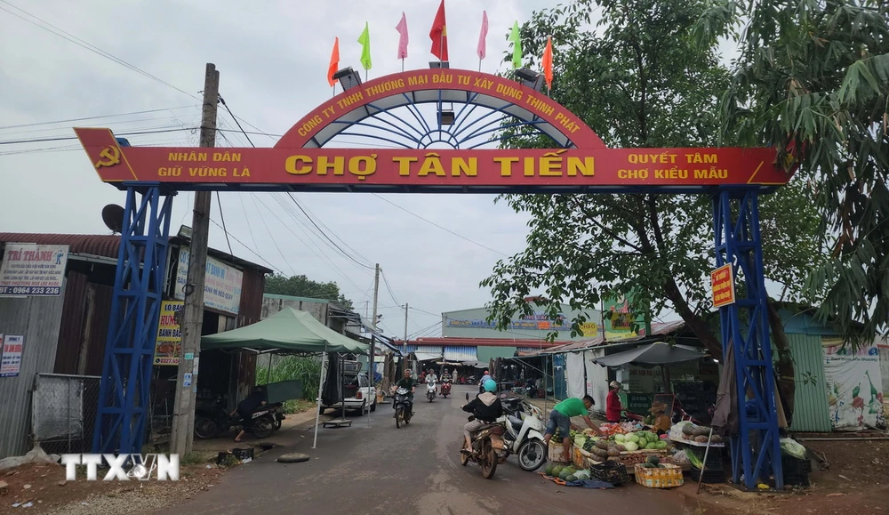 Chợ Tân Tiến, Đồng Phú, nơi bị tố xả thải trực tiếp ra môi trường. (Ảnh: Đậu Tất Thành/TTXVN)