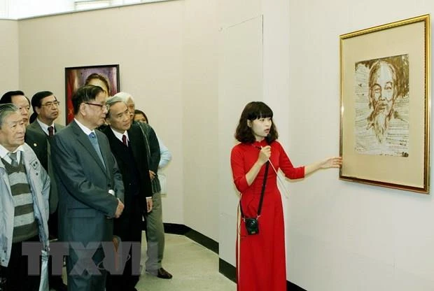 Triển lãm hình ảnh và hiện vật tôn vinh Chủ tịch Hồ Chí Minh. (Ảnh minh họa: Nguyễn Dân/TTXVN)