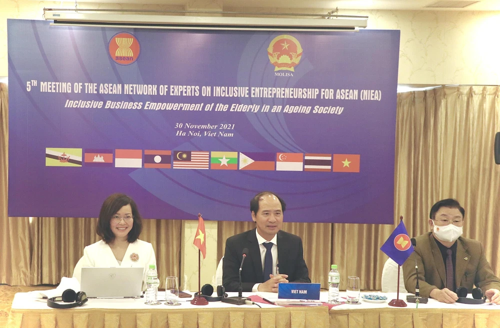 Cuộc họp lần thứ 5 của Mạng lưới các chuyên gia về Doanh nghiệp hòa nhập ASEAN do Bộ Lao động-Thương binh và Xã hội tổ chức. (Ảnh: PV/Vietnam+)