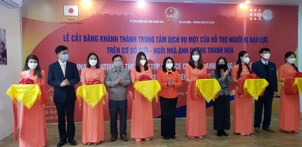 Khánh thành Ngôi nhà Ánh Dương tại Thanh Hoá. (Ảnh: PV/Vietnam+)