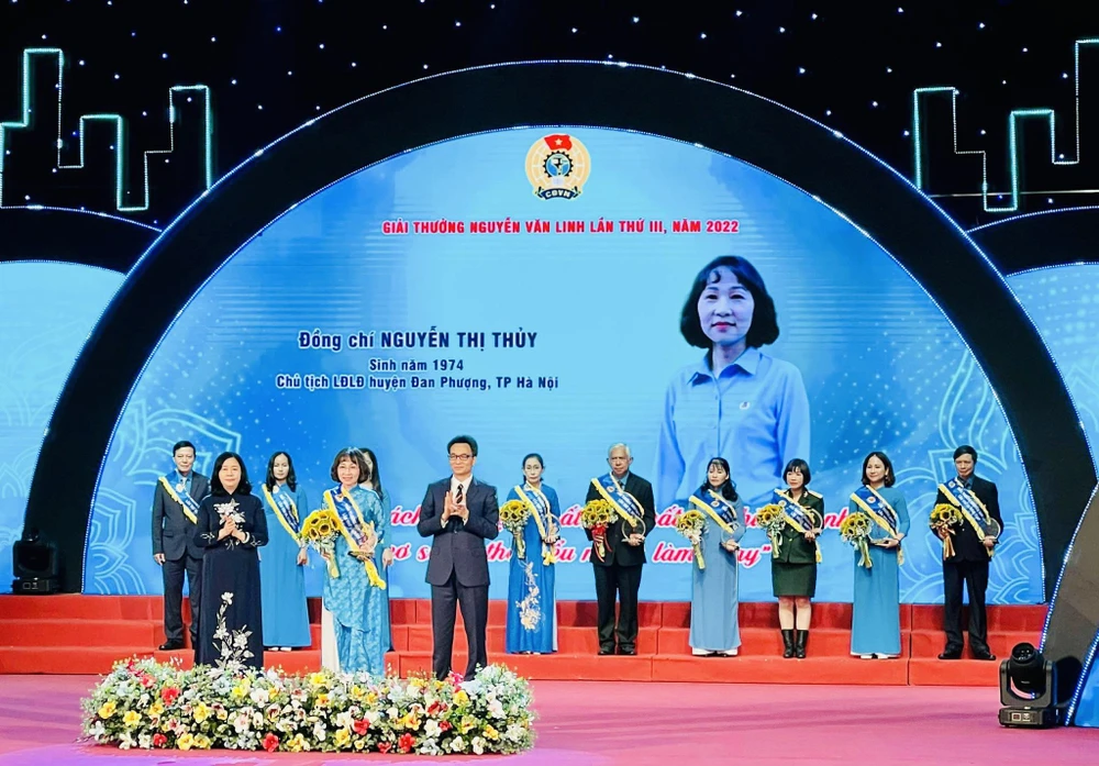 Lễ trao Giải thưởng Nguyễn Văn Linh lần thứ 3 năm 2022. (Ảnh: PV/Vietnam+)
