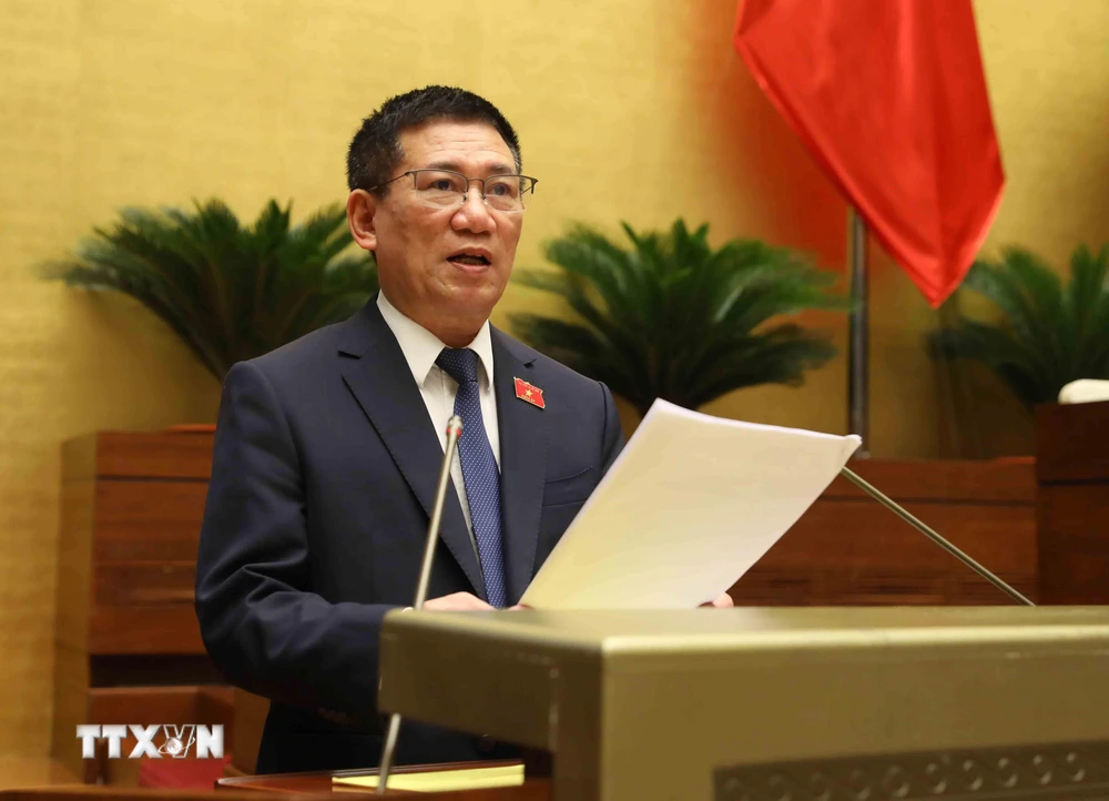 Bộ trưởng Bộ Tài chính Hồ Đức Phớc trình bày Báo cáo về công tác thực hành tiết kiệm, chống lãng phí năm 2022. (Ảnh: TTXVN)