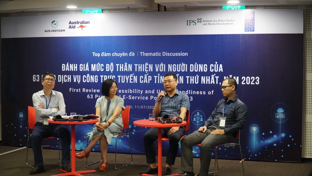 Tọa đàm chuyên đề "Đánh giá mức độ thân thiện với người dùng của 63 cổng Dịch vụ công trực tuyến cấp tỉnh". (Ảnh: PV/Vietnam+)