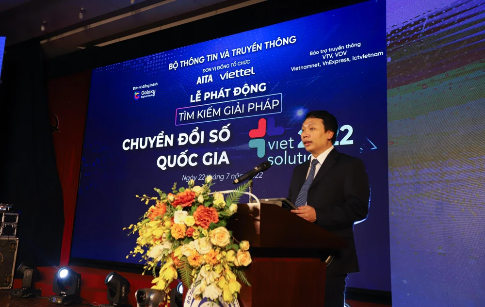 Thứ trưởng Bộ thông tin và truyền thông Nguyễn Huy Dũng phát biểu tại Lễ phát động Viet Solutions 2022. (Ảnh: PV/Vietnam+)