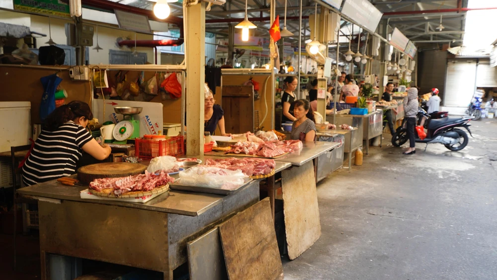 Giá thịt lợn đang có xu hướng giảm. (Ảnh: Minh Hiếu/Vietnam+)