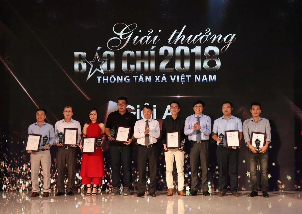 Ban tổ chức Giải thưởng Báo chí Thông tấn xã Việt Nam năm 2018 đã trao 7 giải A cho các tập thể tác giả, tác giả có tác phẩm xuất sắc. (Ảnh: Mai Anh/Vietnam+)