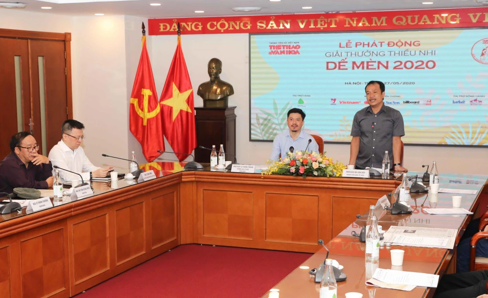 Giải thưởng Dế Mèn do Báo Thể thao và Văn hóa (Thông tấn xã Việt Nam) tổ chức. (Ảnh: TTXVN)