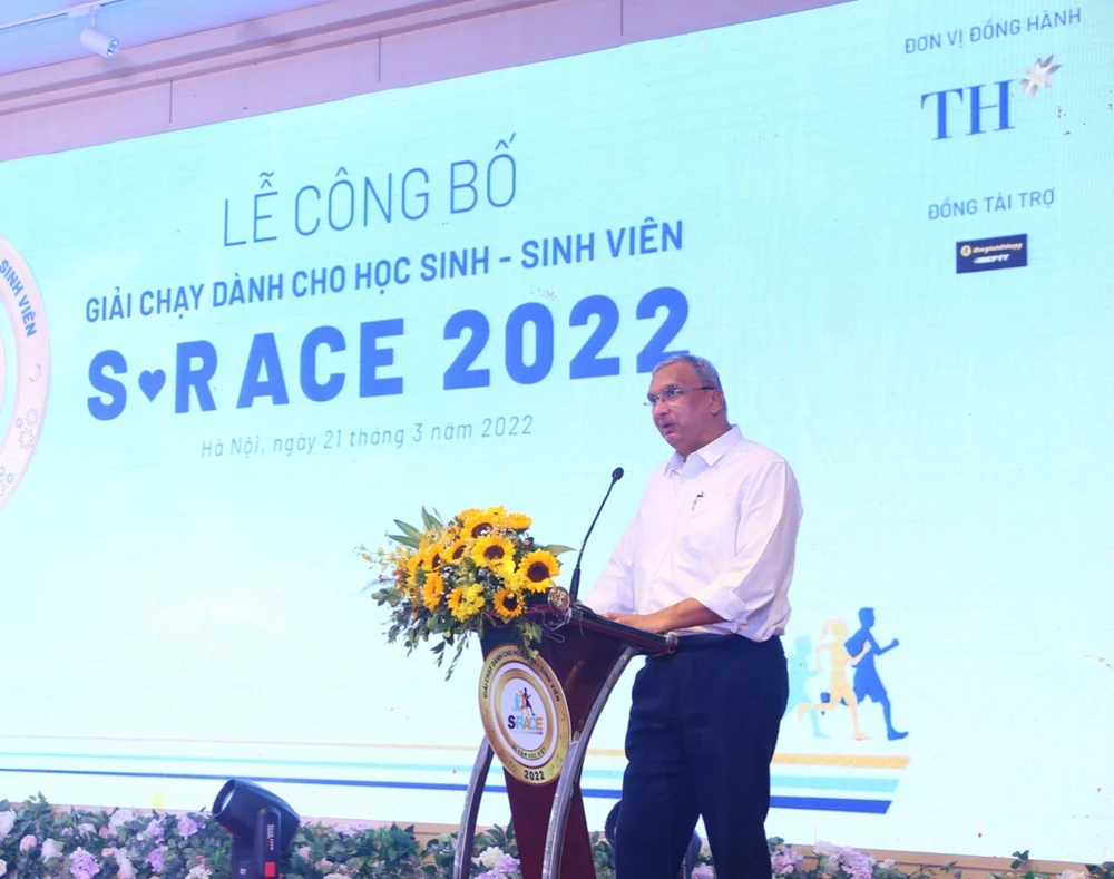 Ông Vijay Kumar Pandey, Chủ tịch Hội đồng quản trị Công ty Cổ phần thực phẩm Sữa TH phát biểu tại lễ phát động giải chạy S-Race 2022. (Ảnh: BTC)