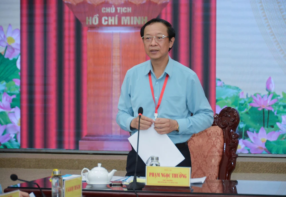 Thứ trưởng Phạm Ngọc Thưởng phát biểu tại buổi làm việc với Ban chỉ đạo thi tỉnh Bạc Liêu. (Ảnh: PV/Vietnam+)