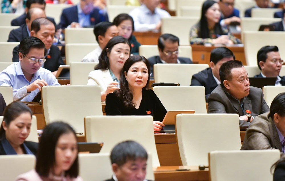 Đại biểu Quốc hội trong phiên làm việc sáng nay, 16/1. (Ảnh: CTV/Vietnam+)