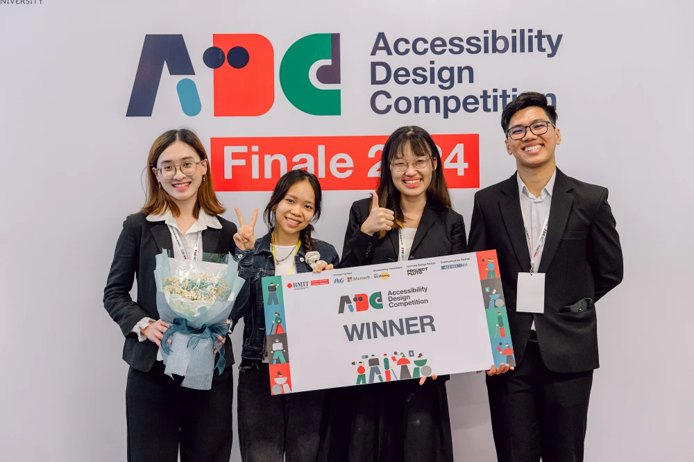 Đội The Great Musica (Đại học Fulbright) giành chiến thắng ADC 2024 với dự án cung cấp các bản nhạc Việt bằng chữ nổi Braille. (Ảnh: PV/Vietnam+)