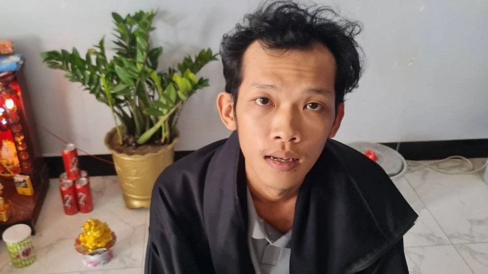 Hưng là chủ mưu vụ cướp tiệm vàng, bị bắt khi đang lẩn trốn ở Campuchia. (Ảnh: Công an cung cấp)