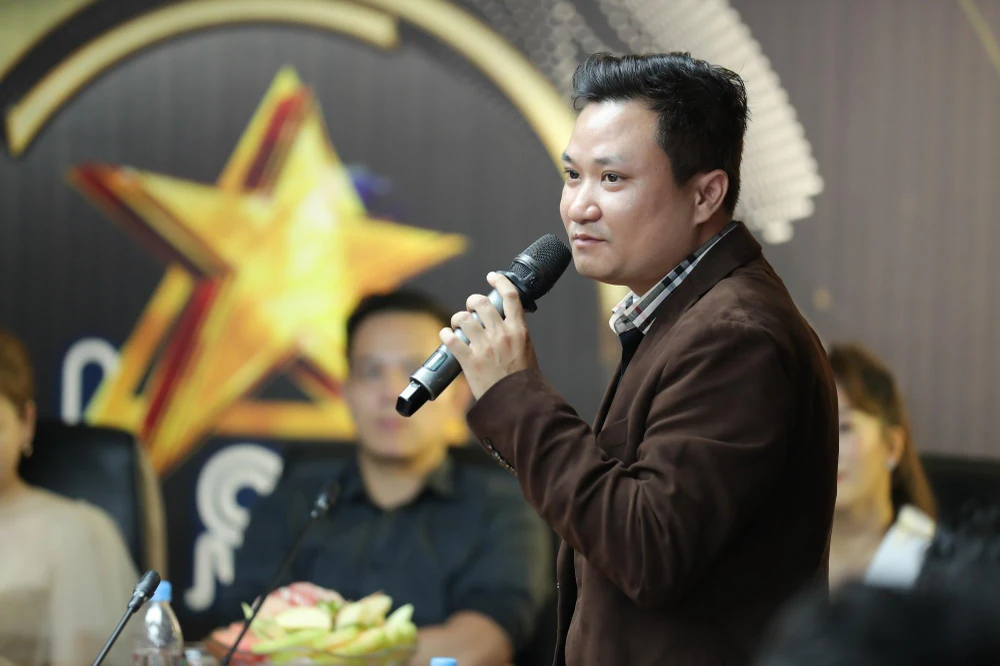 Tổng đạo diễn Nguyễn Nhật Giang chia sẻ về chương trình tại buổi họp báo. (Ảnh: Hòa Nguyễn/Vietnam+) 