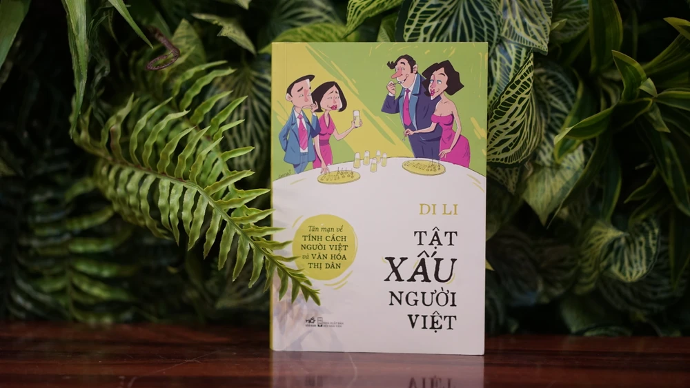 Cuốn sách chỉ ra 48 tật xấu của người Việt trong xã hội hiện đại. (Ảnh: PV/Vietnam+)