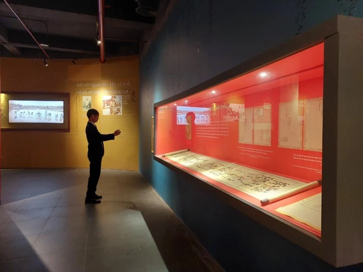 Không gian trưng bày châu bản triều Nguyễn tại Trung tâm Lưu trữ Quốc gia I. (Ảnh: Minh Thu/Vietnam+)
