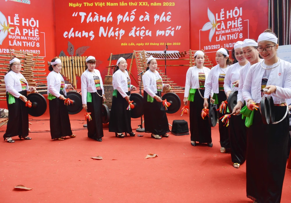 Liên khúc thơ-nhạc tại Ngày thơ Việt Nam lần thứ 21, năm 2023 tại tỉnh Đắk Lắk. (Ảnh: Hoài Thu/TTXVN)