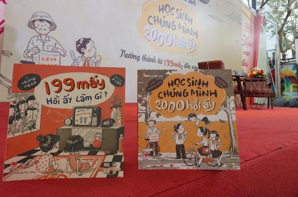 Bộ đôi sách tranh về tuổi học trò của Trang Neko và X.Lan. (Ảnh: Minh Thu/Vietnam+)