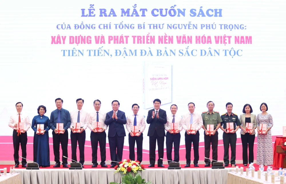 Tổng Bí thư Nguyễn Phú Trọng: Mong mỏi chấn hưng, phát triển văn hóa Việt Nam- Ảnh 2.