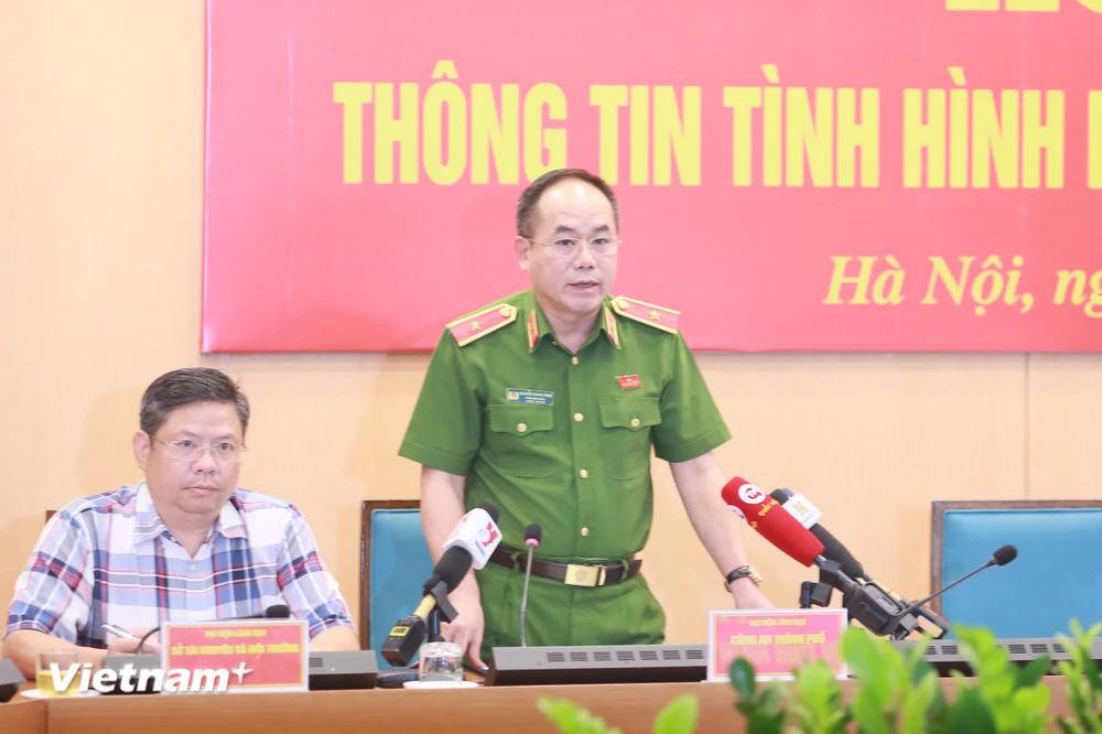 Thiếu tướng Nguyễn Thanh Tùng, Phó Giám đốc Công an Thành phố Hà Nội thông tin về công tác đảm bảo an toàn cho kỳ thị tốt nghiệp THPT. (Ảnh: Xuân Quảng/Vietnam+)