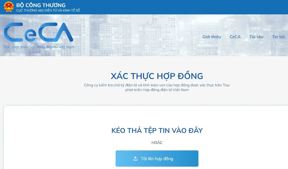 Công cụ kiểm tra chữ ký điện tử và tính toàn vẹn của hợp đồng được xác thực trên Trục phát triển Hợp đồng điện tử Việt Nam. (Ảnh: xacthuc.ceca.gov.vn)