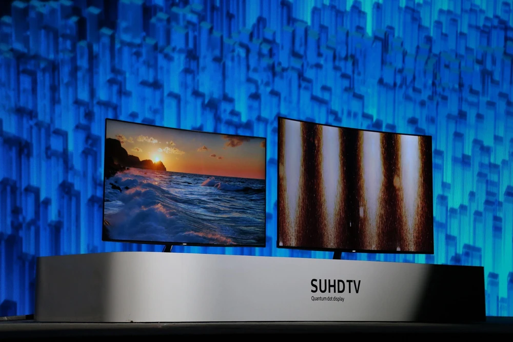 Mẫu SUHD TV của Samsung được trưng bày tại Triển lãm điện tử tiêu dùng ở Las Vegas, bang Nevada (Mỹ). (Nguồn: AFP/TTXVN) 