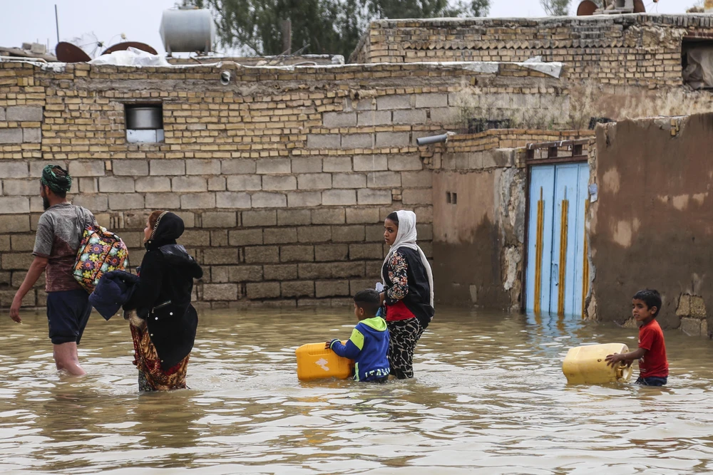 Cảnh ngập lụt tại Ahvaz, tỉnh Khuzestan, Iran, ngày 31/3/2019. (Nguồn: AFP/TTXVN) 