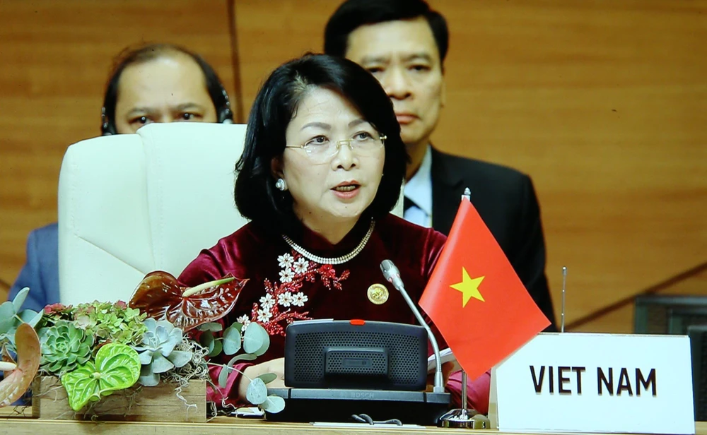 Phó Chủ tịch nước Đặng Thị Ngọc Thịnh dự và phát biểu tại Hội nghị Cấp cao lần thứ 18 Phong trào Không liên kết. (Ảnh: Phương Hoa/TTXVN) 