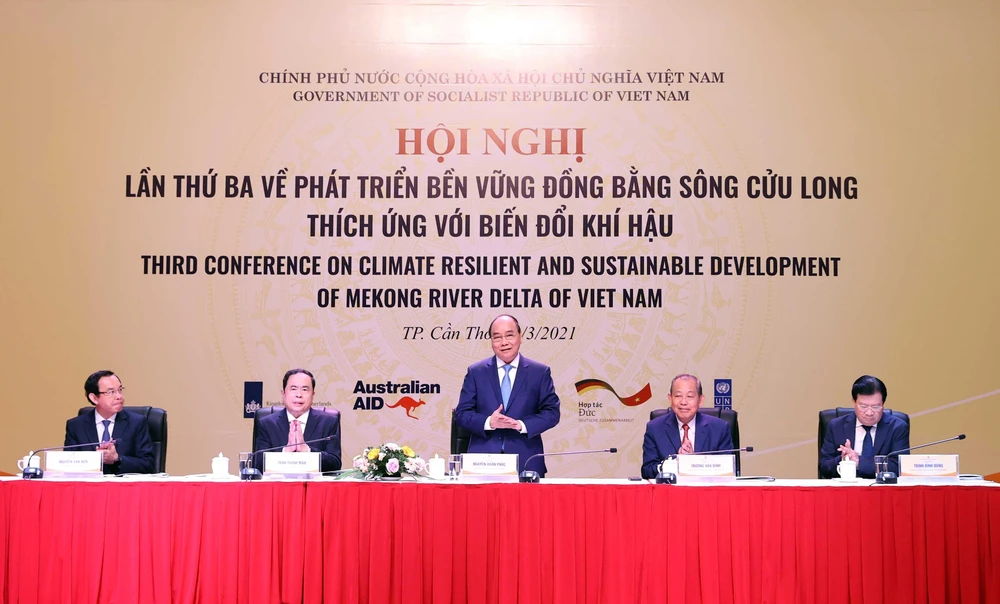 Thủ tướng Nguyễn Xuân Phúc chủ trì Hội nghị lần thứ 3 về phát triển bền vững Đồng bằng Sông Cửu Long thích ứng với biến đổi khí hậu. (Ảnh: Thống Nhất/TTXVN) 