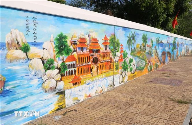 Ninh Thuận: Công bố bức tường tranh Bích họa dài nhất Việt Nam ...