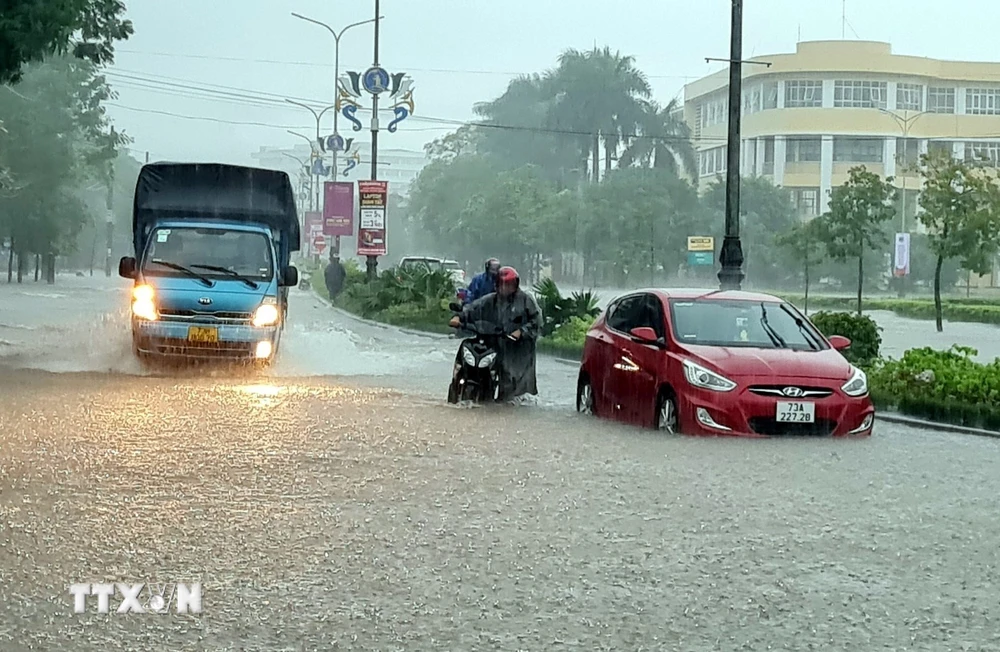 Nhiều nơi ở Quảng Bình có mưa to. (Ảnh: Tá Chuyên/TTXVN)