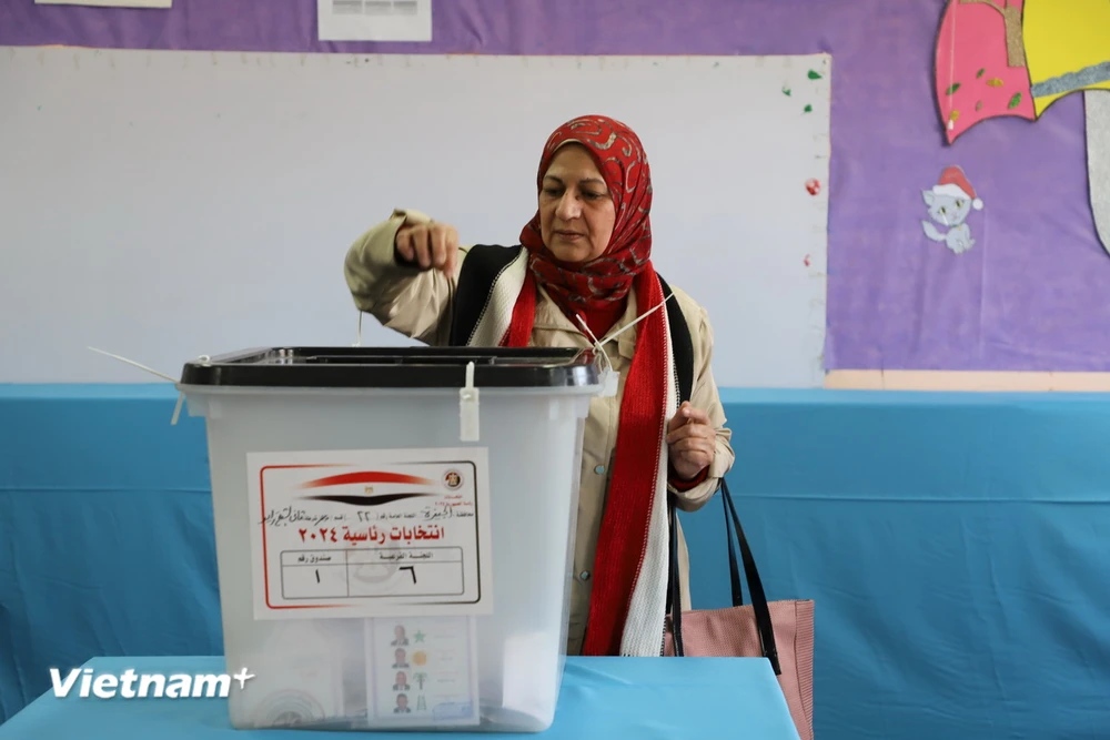 Người dân Ai Cập đi bỏ phiếu. (Nguồn: Reuters)