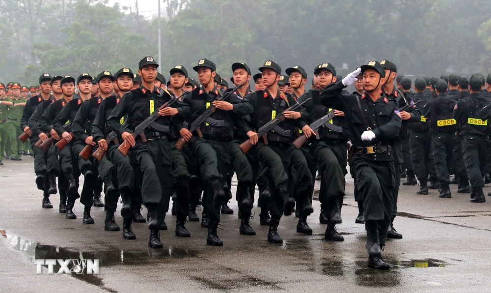 Lực lượng C&ocirc;ng an tiếp tục n&acirc;ng cao chất lượng, năng lực đội ngũ c&aacute;n bộ, nhất l&agrave; tại cơ sở. (Ảnh: Trung Ki&ecirc;n/TTXVN)