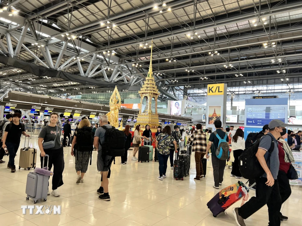 Sân bay Suvarnabhumi tấp nập khách qua lại sáng 9/3/2024. (Ảnh Đỗ Sinh/TTXVN)