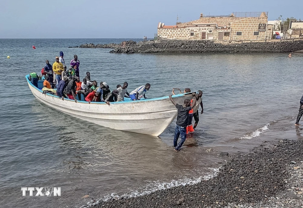 Người di cư tới đảo Canary, Tây Ban Nha ngày 13/7/2023. (Ảnh: AFP/TTXVN)