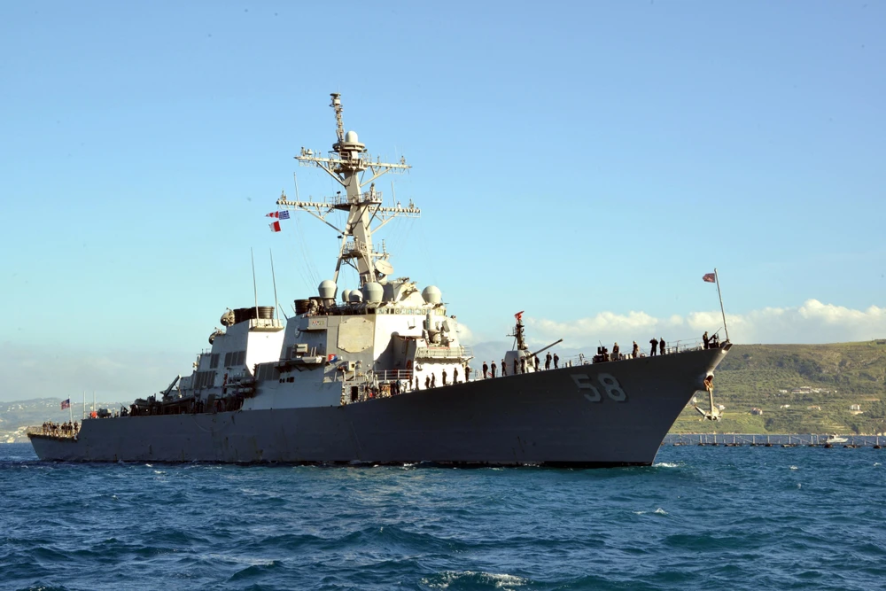 Tàu khu trục USS Laboon (DDG 58) của Mỹ. (Ảnh: AFP/TTXVN)