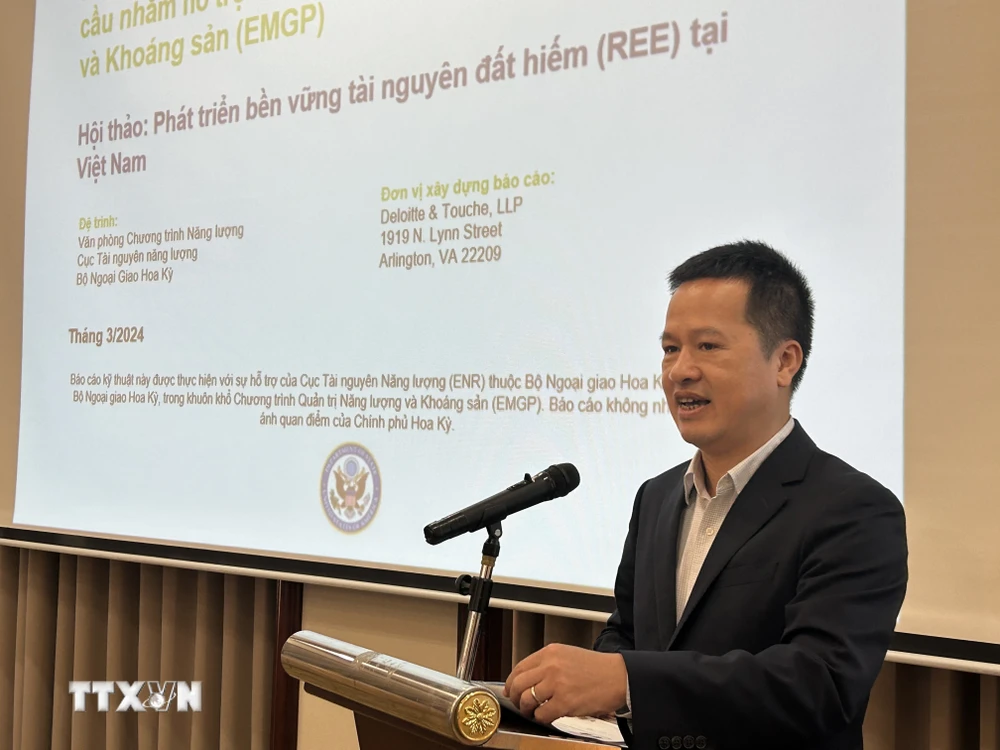 Ông Lê Quốc Hùng, Phó Cục trưởng Cục Địa chất Việt Nam, phát biểu tại khóa tập huấn. (Ảnh: Diệu Thúy/TTXVN)