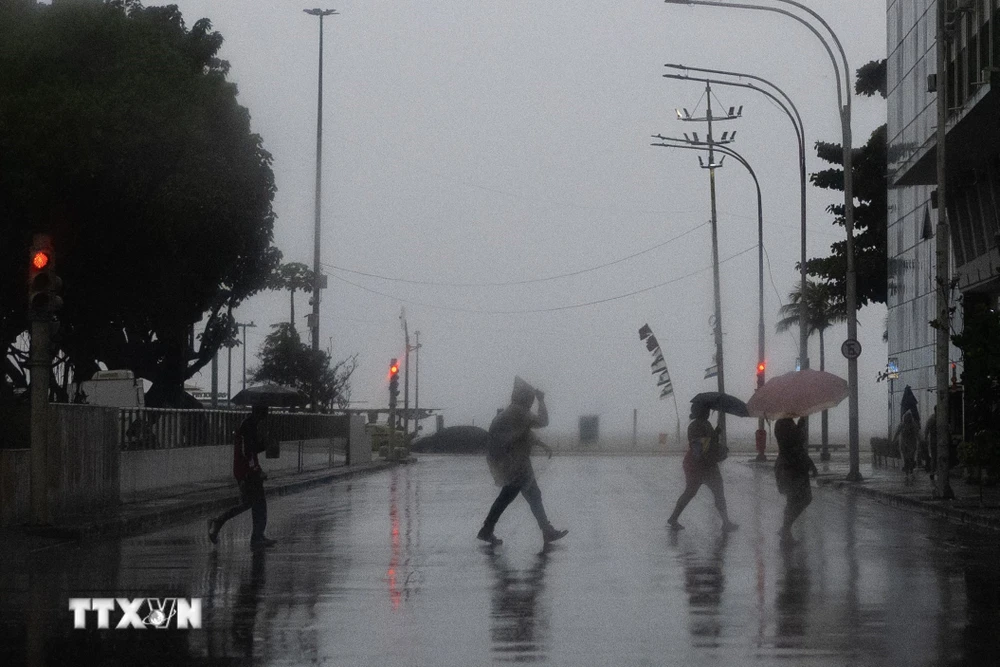 Mưa lớn tại Rio de Janeiro, Brazil ngày 22/3/2024. (Ảnh: AFP/TTXVN)