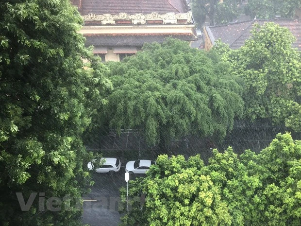 Ngày 29/3, Thủ đô Hà Nội nhiều mây, có mưa rào và rải rác có dông. (Ảnh: Lan Phương/Vietnam+)