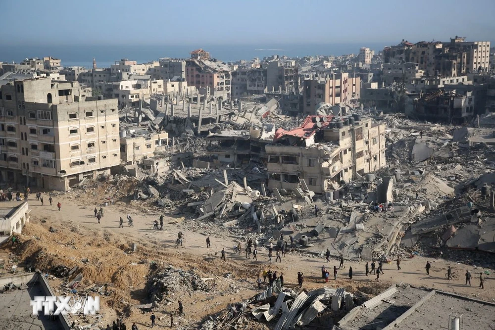 Cảnh đổ nát tại bệnh viện Al-Shifa ở Gaza sau khi Israel rút quân ngày 1/4/2024. (Ảnh: AFP/TTXVN)