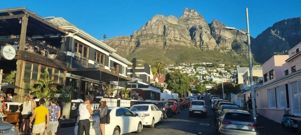 Khu phố Vịnh Camps, một trong bảy khu dân cư sang trọng, tập trung nhiều triệu phú nhất của Cape Town, còn được gọi là 'Prime 7.' (Ảnh: Hồng Minh/TTXVN)