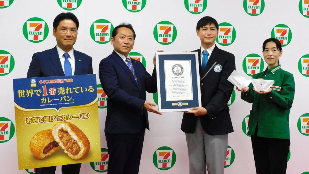 Bánh mỳ của 7-Eleven được chứng nhận Kỷ lục Guinness thế giới. (Nguồn: Japantimes)