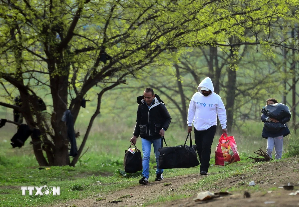 Người di cư tại Tompa, Hungary. (Ảnh: AFP/TTXVN)