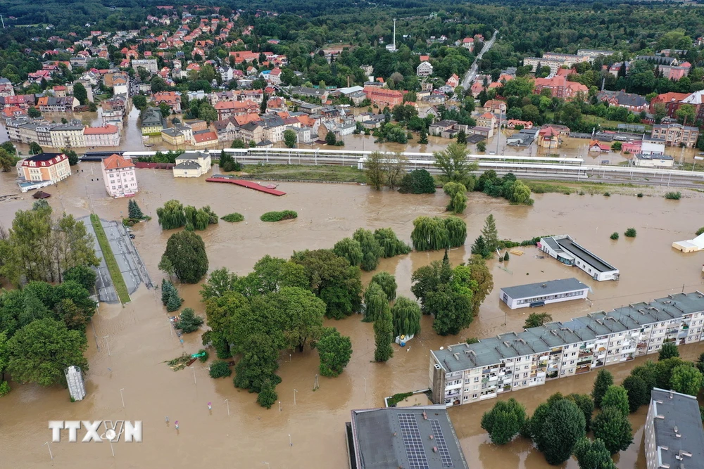 Ngập lụt tại Klodzko, Tây Nam Ba Lan ngày 15/9/2024. (Ảnh: PAP/TTXVN)