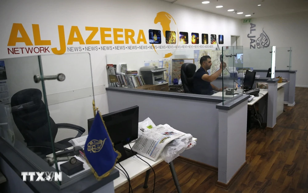 Văn phòng kênh truyền hình Al Jazeera tại Jerusalem. (Ảnh: AFP/TTXVN)